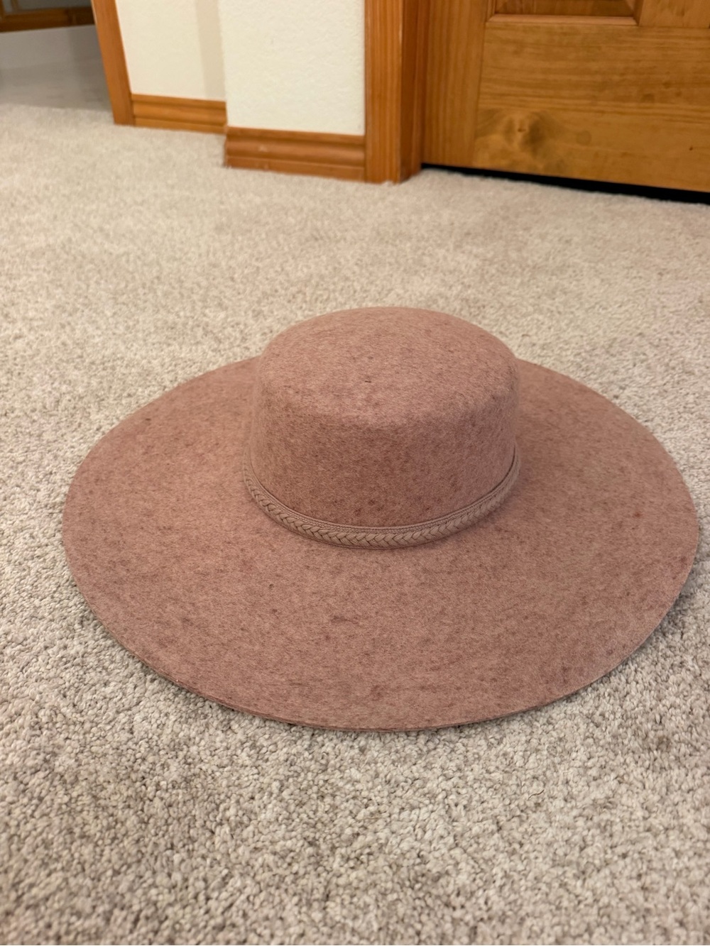 Universal Thread Wide Brim Wool Felt Hat in Mauve Pink